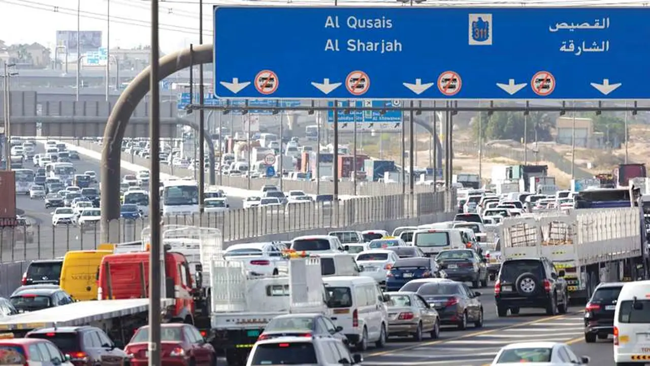 1.2 مليون مركبة يوميًا من الشارقة إلى دبي وسط مشروعات جديدة للتخفيف من الازدحام